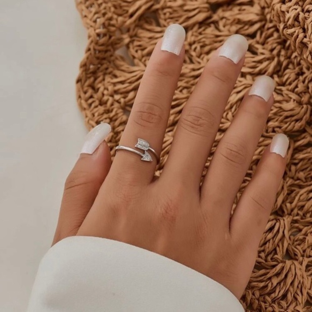 Silver Rhinestone Arrow Ring - Picture 2 of 4